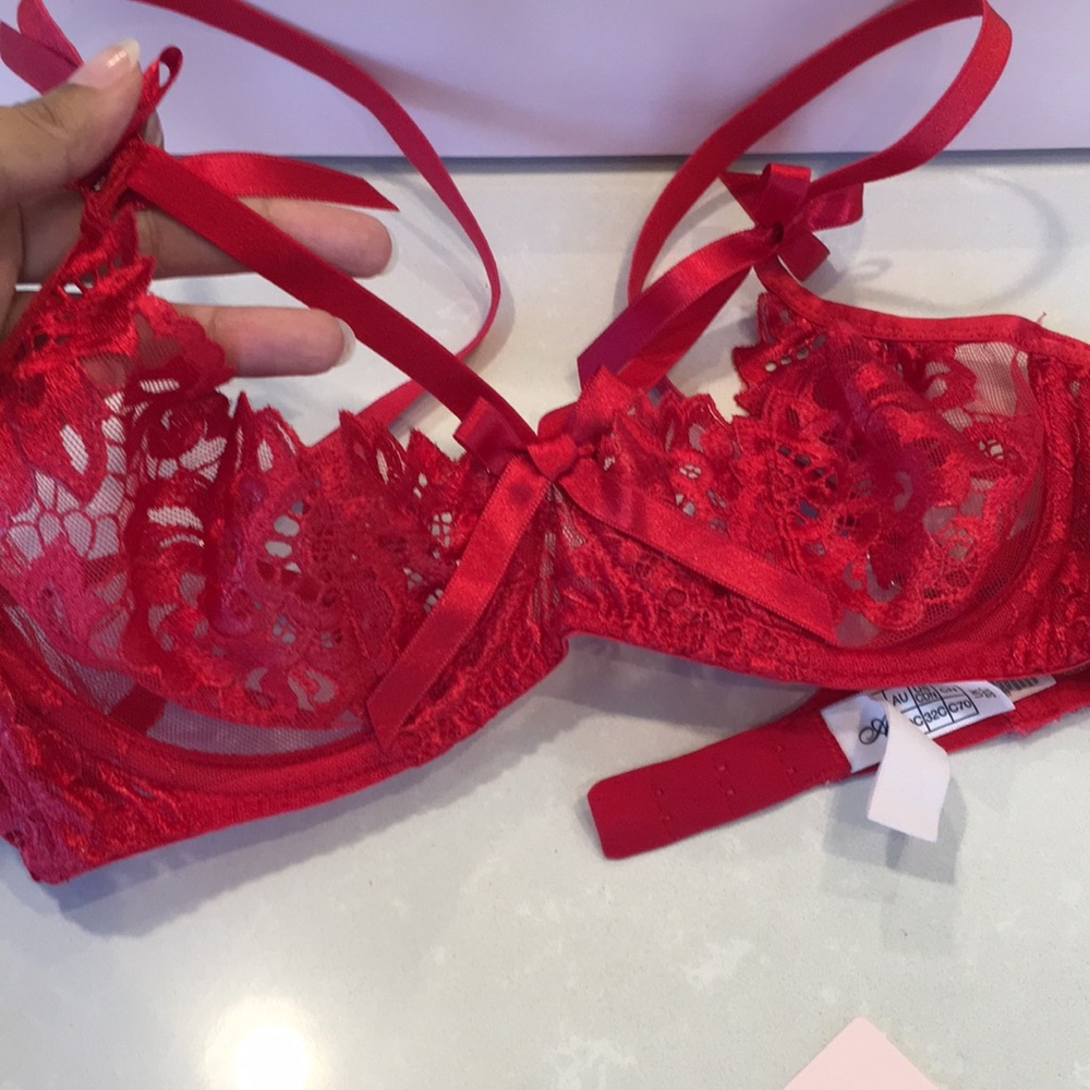 Agent Provocateur Red Lace Underwire Bra & Thong Set - Picture 5 of 7